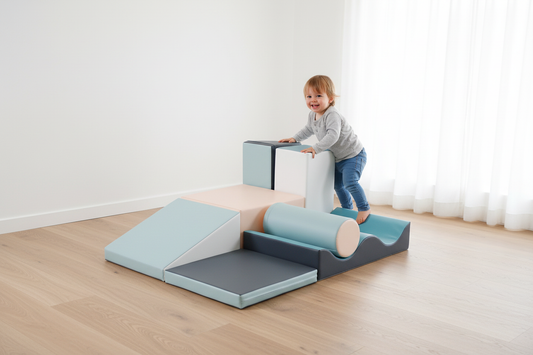 Blauw/grijs set met Europees kind