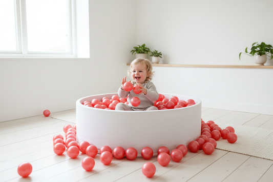 Metallic roze ballenbak in lichte kamer