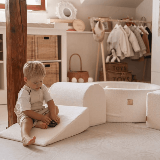 Soft play bouclé speelset voor kinderen met ballenbak wit