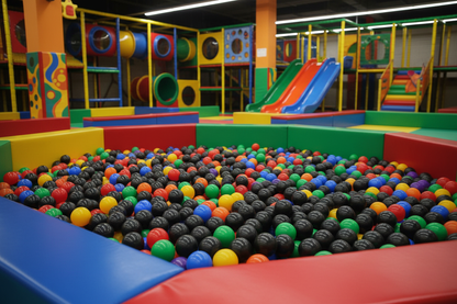 Antraciet ballen in indoorspeeltuin