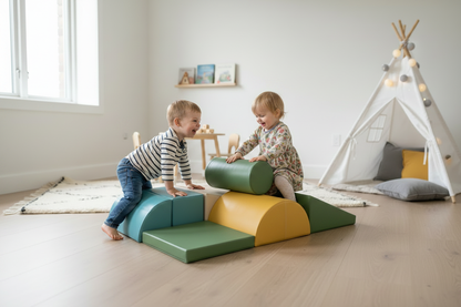 Blokkenset met kinderen in exacte kamer