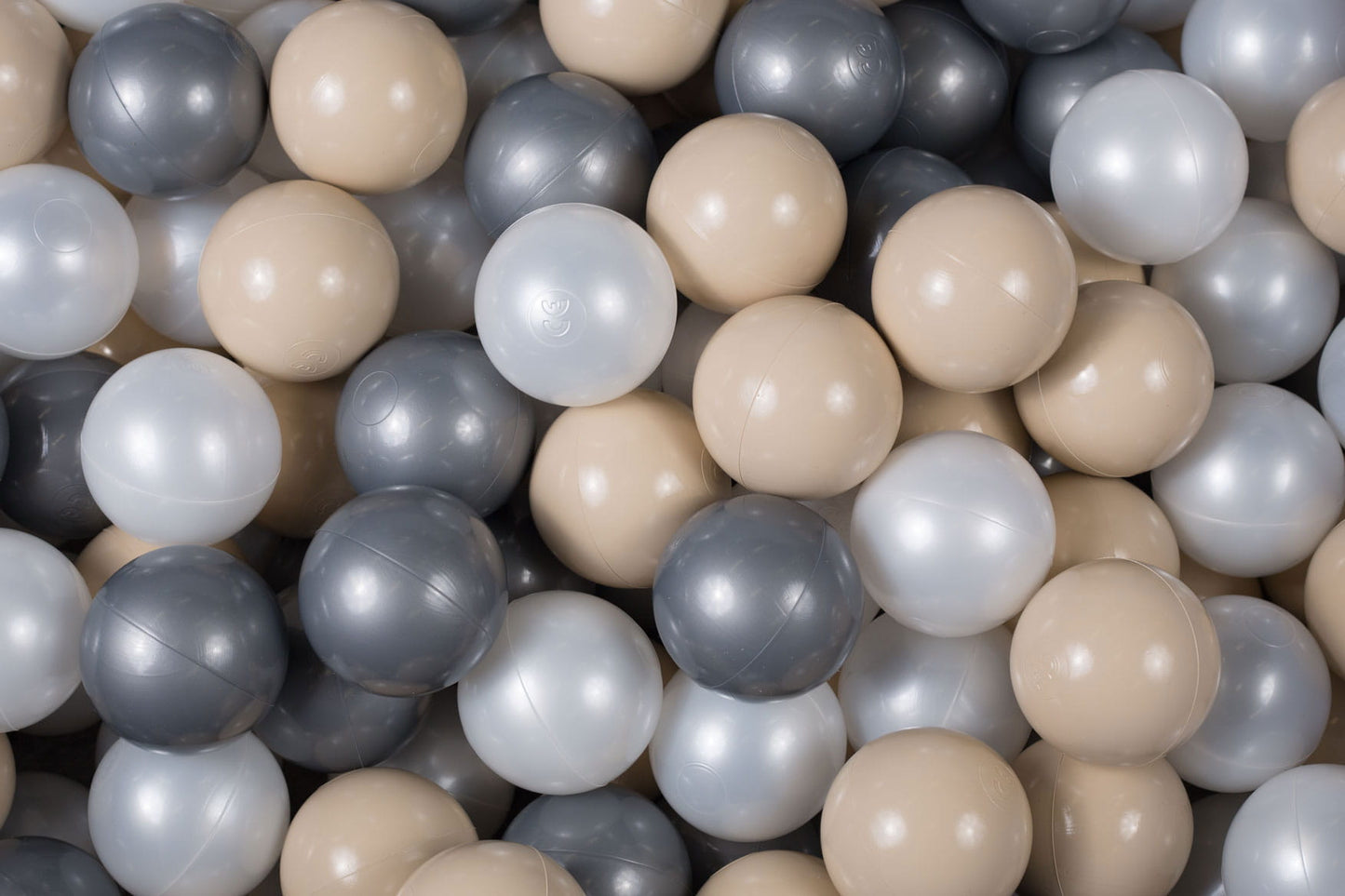 Luxe Scandinavian Mix Ballenbakballen 7 cm – Beige, Parelmoer & Zilver